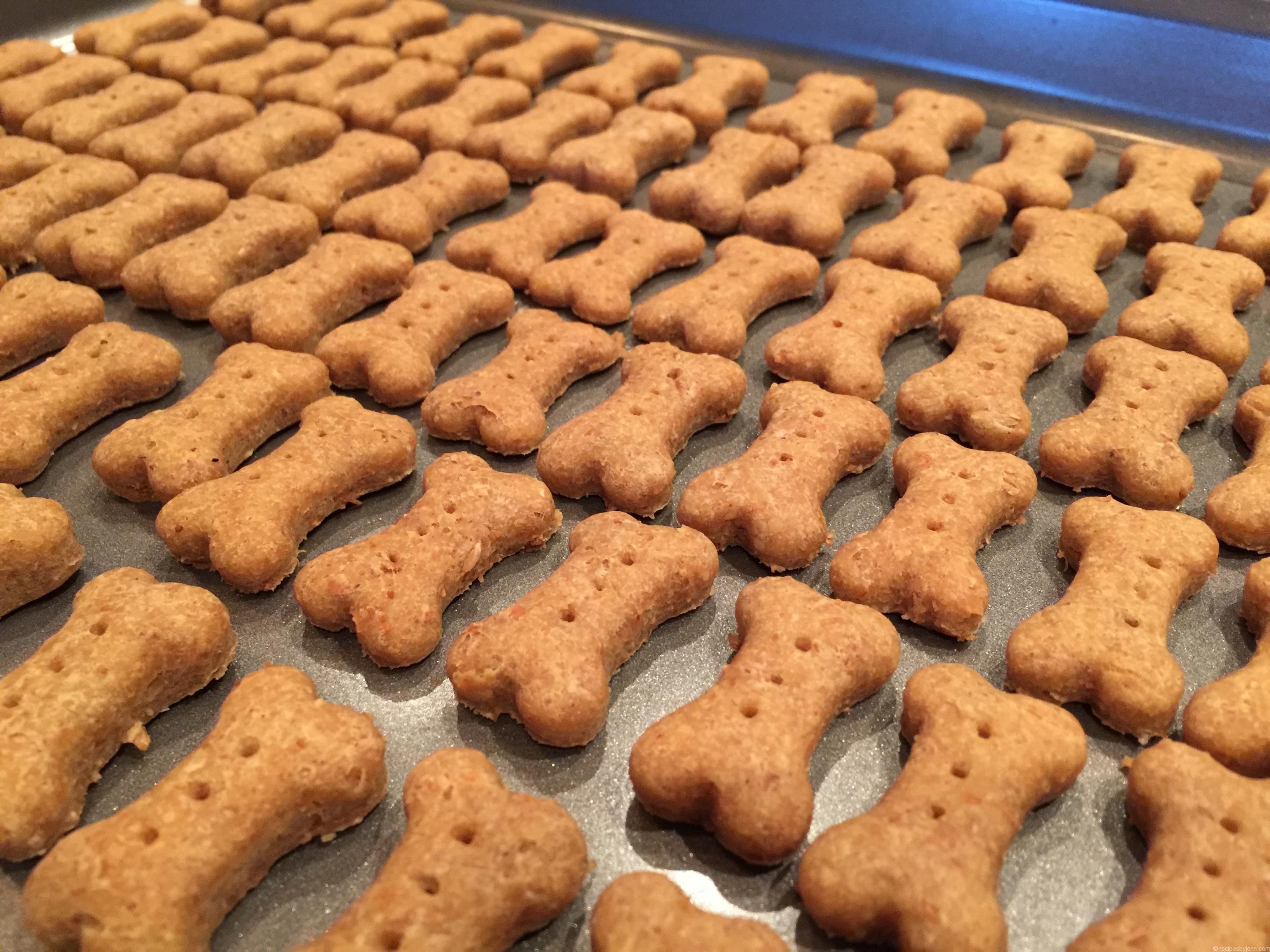 Easy Peanut Butter Bones Treats for Small Dogs – Recipes by Jenn
